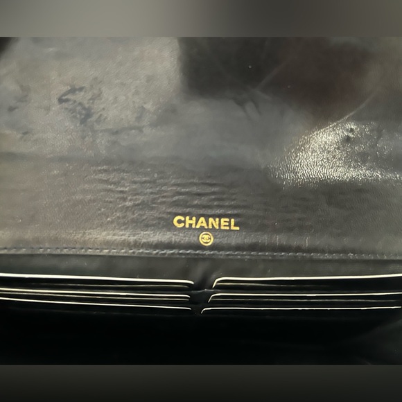 Chanel patent wallet - Picture 10 of 16
